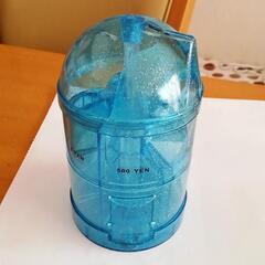 お譲り先が決まりそうです。差し上げます。貯金箱　ブルー