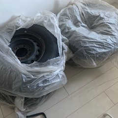 GOODYEAR スタッドレスタイヤ4個の画像