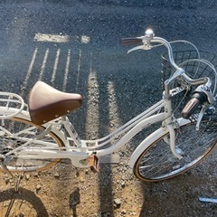 通学にもつかえる自転車26インチ　ホワイトの画像