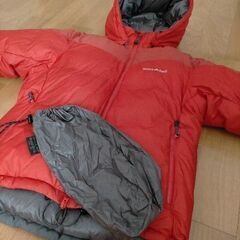 美品 モンベルmont bell パーマフロストダウンパーカ 800フィルパワー