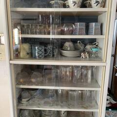 食器多数の画像