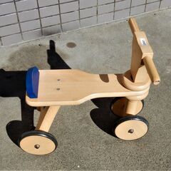 【中古】ボーネルンド木製三輪車　前輪は2輪　室内でも使用可　オブジェとしての使用もの画像
