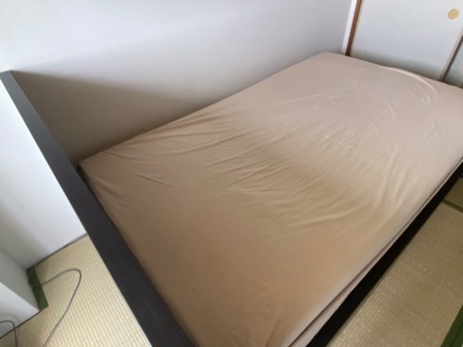 IKEAのセミダブルベッド