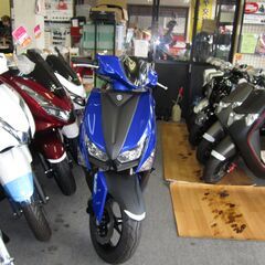 2022モデル本日入荷！YAMAHAシグナスグリファス125！新車格安販売中！ ディープパープリッシュブルーメタリック即納可能です！各色対応致します！ の画像