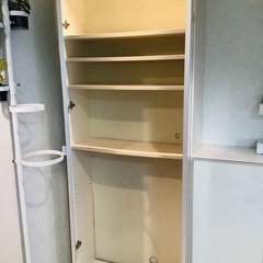 IKEA イケヤ　BILLY ビリー 本棚, ホワイト　扉付き　中古品の画像