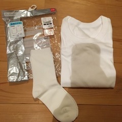 【受付終了】長袖Tシャツ 110 と 靴下のセットの画像