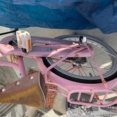 見た目もかわいいピンクの子ども用自転車の画像