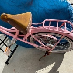 見た目もかわいいピンクの子ども用自転車の画像