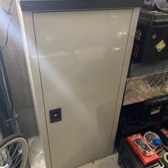 メーカー不明　小型物置　現在お取引中