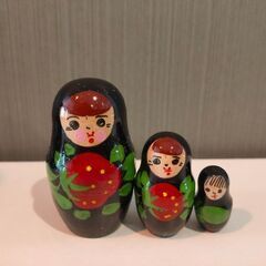 ロシア製　いちご柄マトリョーシカの画像