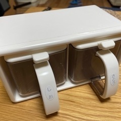 調味料ケースの画像