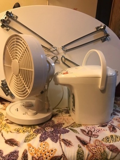 テーブル\u0026電気ポット\u0026扇風機⬇️3点セット❗️