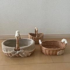 かわいいカゴをセットで譲ります