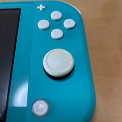 本日限定　中古　任天堂　スイッチライト　Nintendo　Switch Lite　ターコイズ　充電アダプタ付きの画像