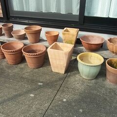 テラコッタ(素焼き)植木鉢いろいろ