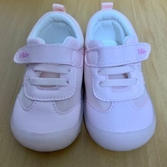 【問い合わせ中】新品　キッズ　スニーカー　13.5