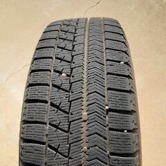 185/60R15スタッドレスタイヤの画像