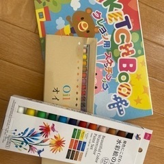 子供用スケッチブック、クレヨン、オイルクレヨン