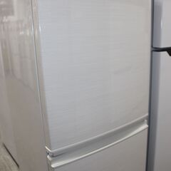 ★特別価格 美品！ ★シャープ SHARP 冷凍冷蔵庫(SJ-D14D-W) 137L 18年製 2ドア★大田区、品川区 配送・設置無料★店頭取引歓迎