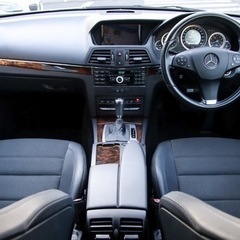 ベンツ　E250クーペ　ワンオーナー　ディーラー整備記録簿　地デジ　車検5年6月の画像