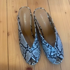 【美品】蛇柄ミュール