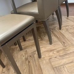 カルティエ　テーブル&チェアーの画像