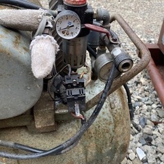 100Vメイジ　コンプレッサーの画像