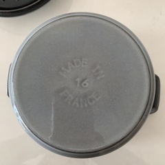 staubラウンド16㎝グレーの画像