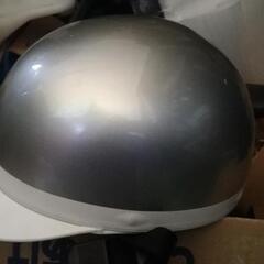 半キャプ。ヘルメットシルバー