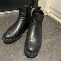 UNIQLO サイドゴアブーツの画像