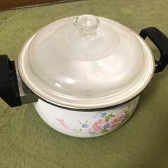 お鍋　(カレーなどにも使えます！！)