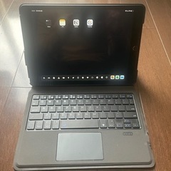 iPad 第7世代 32GB スペースグレイ Wi-Fiモデル 社外キーボード付【他