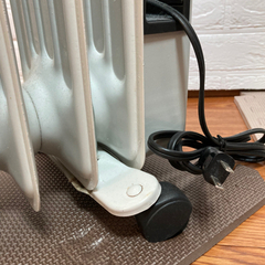 引き取り決定　【無料　¥0 譲ります】訳あり　オイルパネルヒーター　RAD-16ELの画像