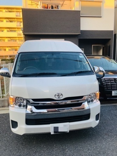 トヨタ ハイエースコミューター 2.8 GL ディーゼルターボ 3ナンバ-乗用登録10人グランドキャビン仕様  2ナンバーから3ナンバーワゴン乗用車登録10人乗りIF-EX10！お好みの座席を取り外して乗車定員変更可能！グランドキャビン設定無しのディーゼルエンジン！普通免許で運転可...  GL用ハイグレードホイールキャップ！  フロントリップスポイラー付きで一味違う顔つきとなっております！