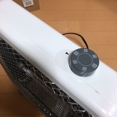 「商談中！」10回ほど使用のみ♪アイリスオーヤマ 電気ストーブ EHT800W ホワイトの画像