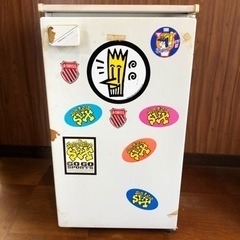 ナショナル小型冷蔵庫◉小型でとても便利です。6畳部屋にも置けます。