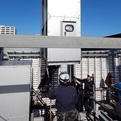 重量物の設置作業スタッフ【意欲重視の採用 ・経験者も大歓迎】機械を使って設置する重量工／月給40万以上も可／未経験歓迎 の画像