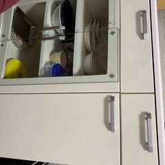 食器棚　扉外れあり