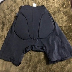 ヒッププロテクター　ヒップパッド　スノボー等に