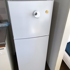 【出品番号0009】冷蔵庫　138L 2000円