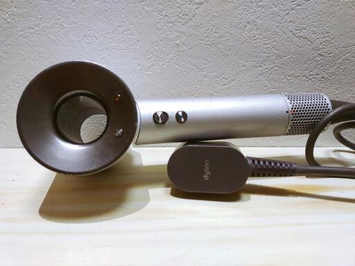 ジャンク品！dysonドライヤーHD01