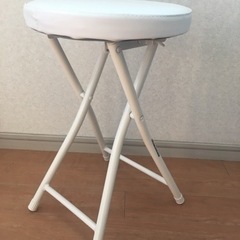 折りたたみできる丸椅子