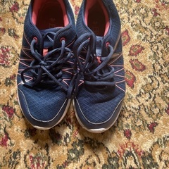 レディス　shoose Size M 