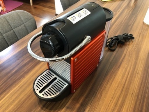 ネスプレッソ　コーヒーマシン