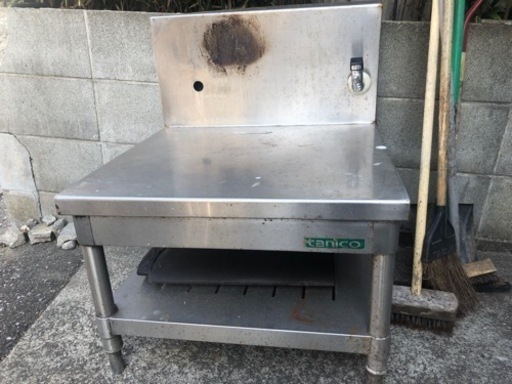 業務用シンク　調理台、ガス台