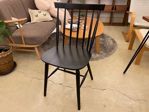 宇都宮でオシャレな家具を探すなら『オトワリバース！』made in Poland チェア ブラック USED家具 中古品①
