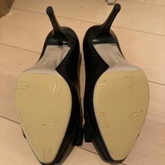 フェラガモ　ピンヒール　23.5の画像