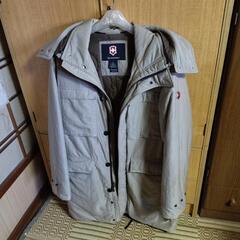 ブランド品の大変いい品物です。余り着なくなったのでどうしょうか迷...