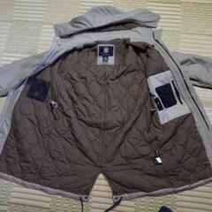 ブランド品の大変いい品物です。余り着なくなったのでどうしょうか迷ったのですがどなたか活用して下さい。の画像