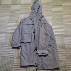 ブランド品の大変いい品物です。余り着なくなったのでどうしょうか迷ったのですがどなたか活用して下さい。の画像